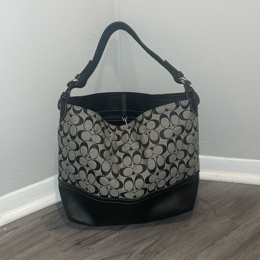 COACH C Letter Signature One Strap Shoulder Bag Excellent Preowned